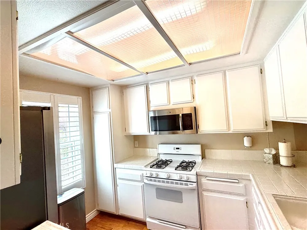 19946 Ave of the Oaks Newhall, CA 91321