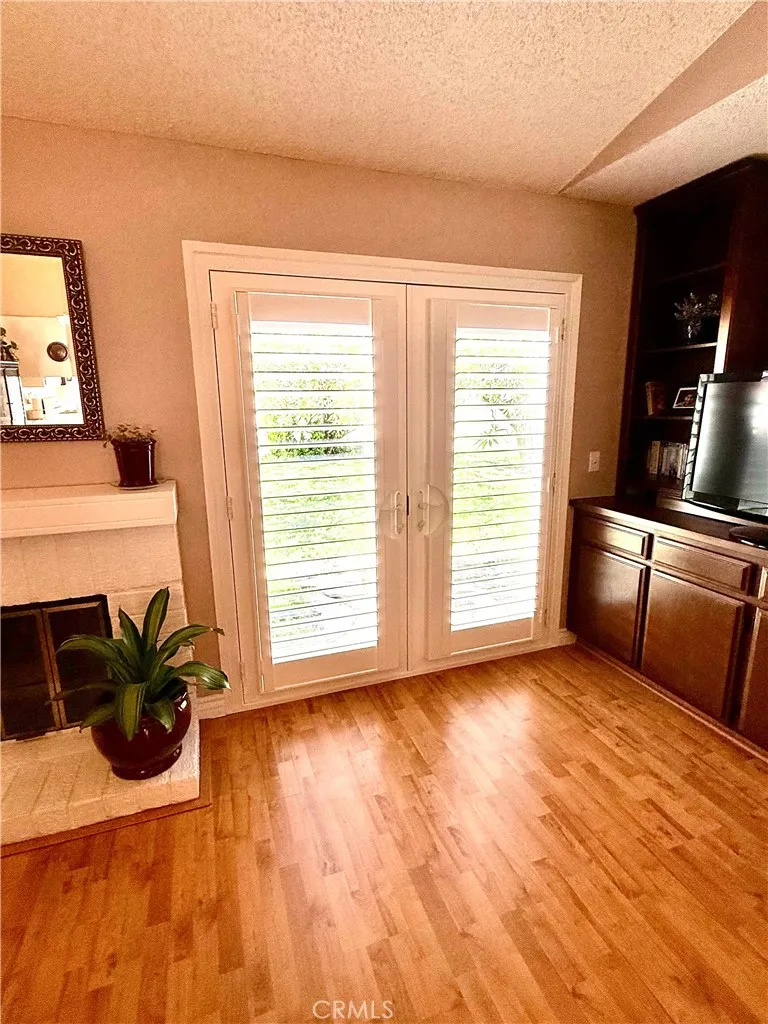 19946 Ave of the Oaks Newhall, CA 91321