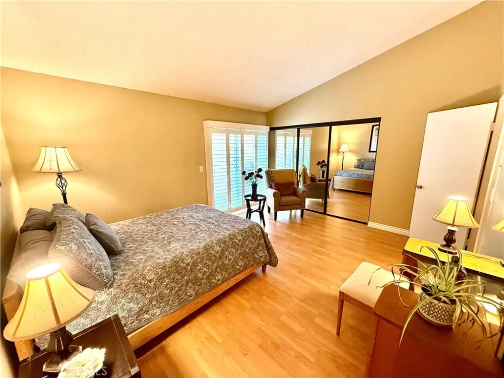 19946 Ave of the Oaks Newhall, CA 91321