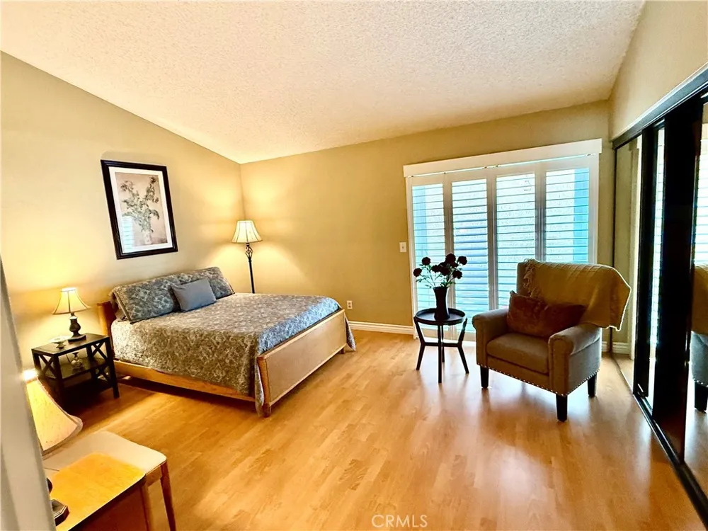 19946 Ave of the Oaks Newhall, CA 91321