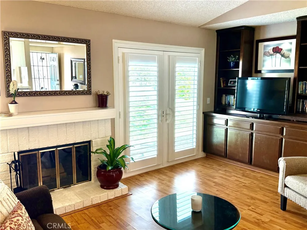 19946 Ave of the Oaks Newhall, CA 91321