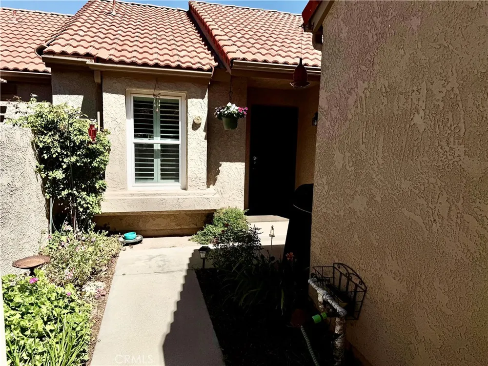 19946 Ave of the Oaks Newhall, CA 91321