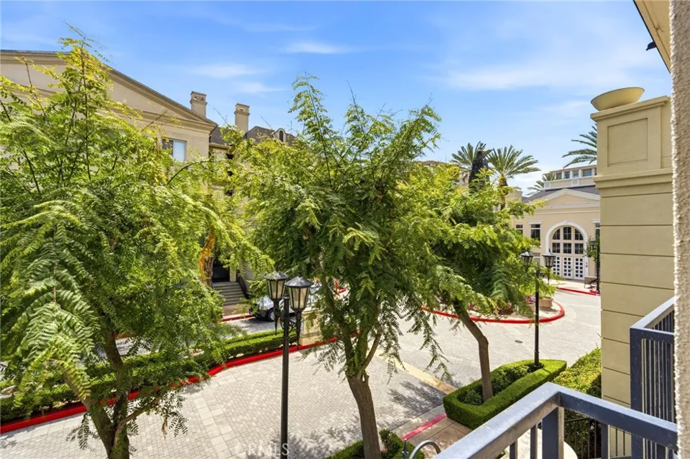 3273 Watermarke Place Irvine, CA 92612