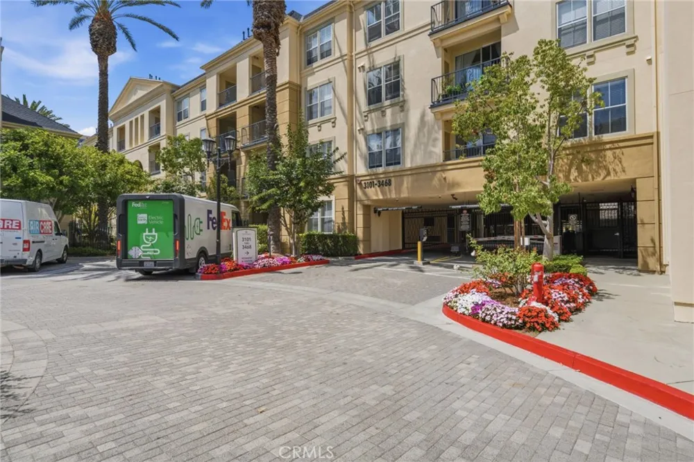 3273 Watermarke Place Irvine, CA 92612
