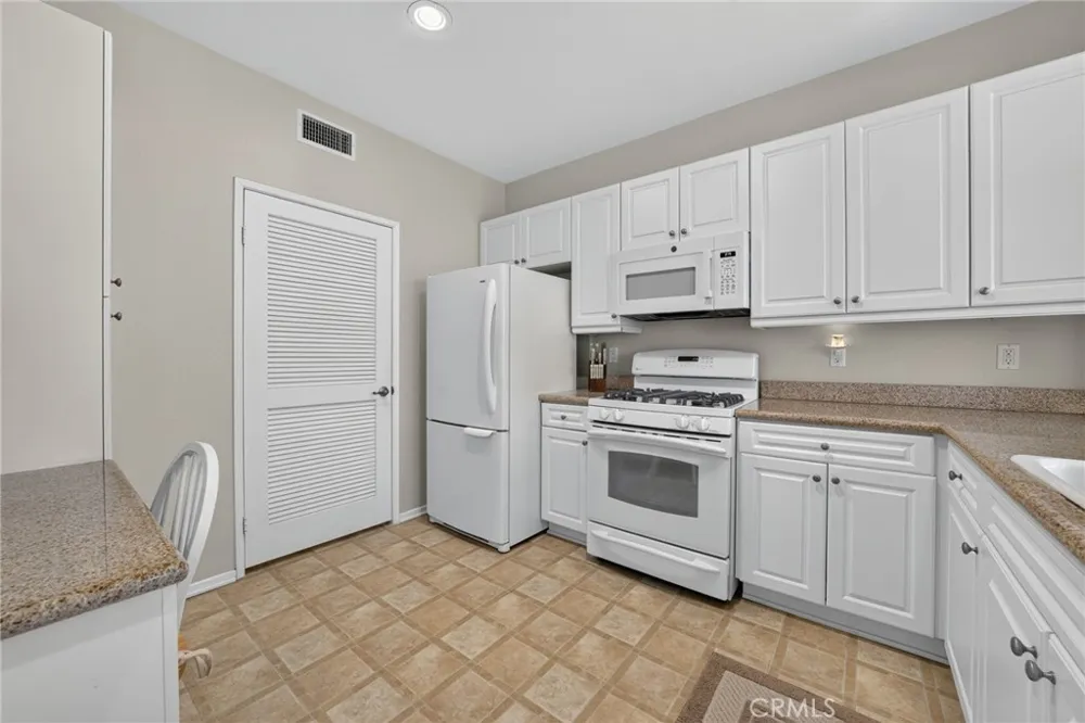 3273 Watermarke Place Irvine, CA 92612