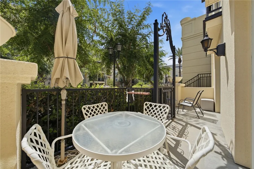 3273 Watermarke Place Irvine, CA 92612