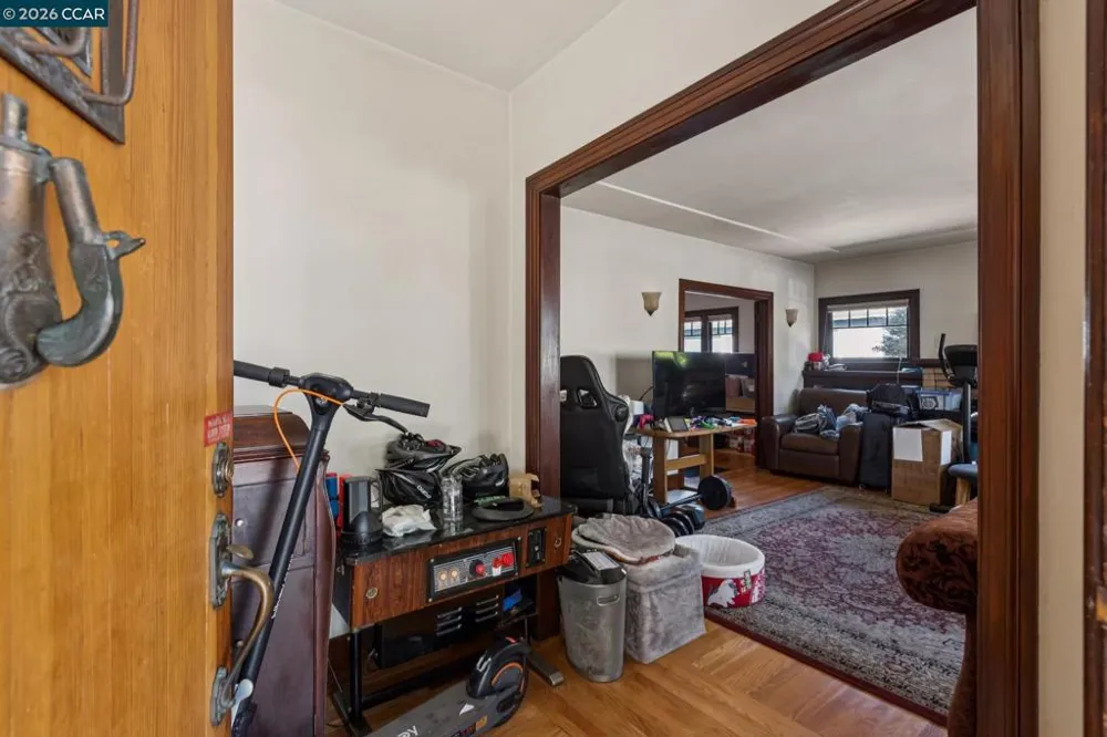1242 Hopkins St. Berkeley, CA 94702