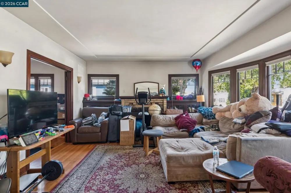 1242 Hopkins St. Berkeley, CA 94702