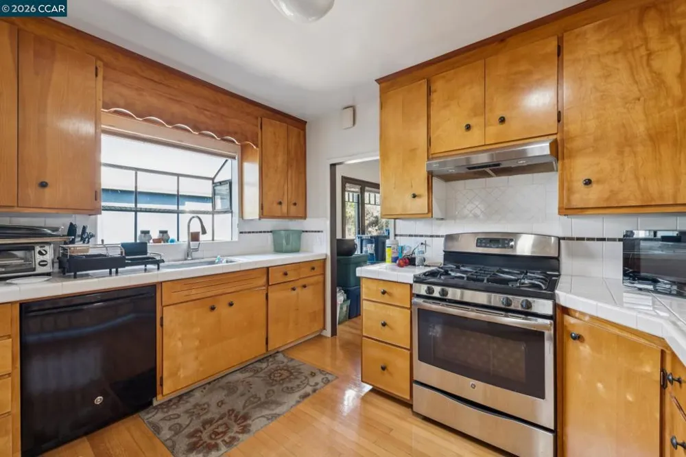 1242 Hopkins St. Berkeley, CA 94702