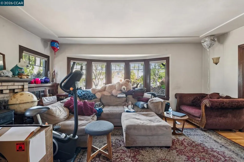 1242 Hopkins St. Berkeley, CA 94702