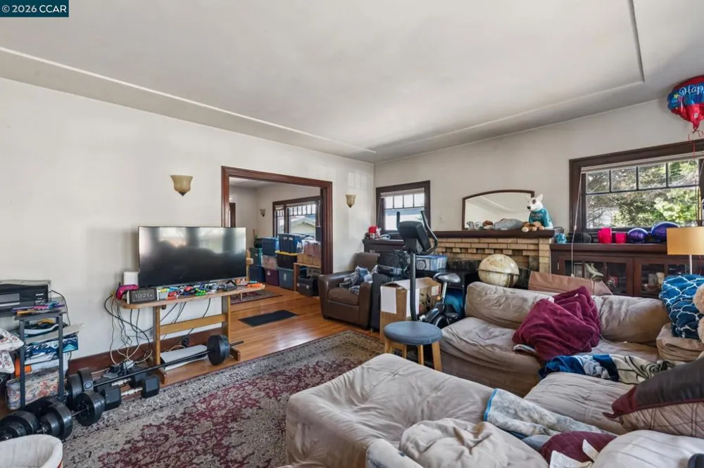 1242 Hopkins St. Berkeley, CA 94702