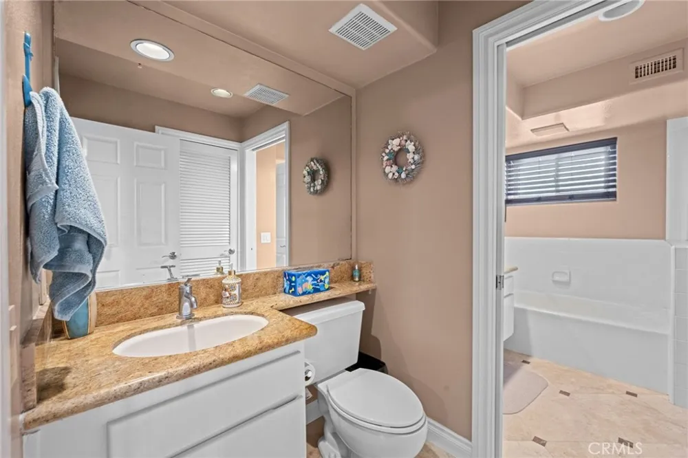 200 Pacific Coast #M-9 Huntington Beach, CA 92648