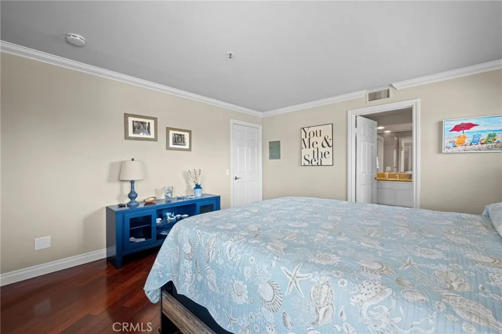200 Pacific Coast #M-9 Huntington Beach, CA 92648
