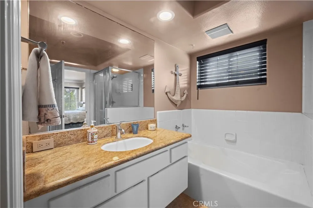 200 Pacific Coast #M-9 Huntington Beach, CA 92648