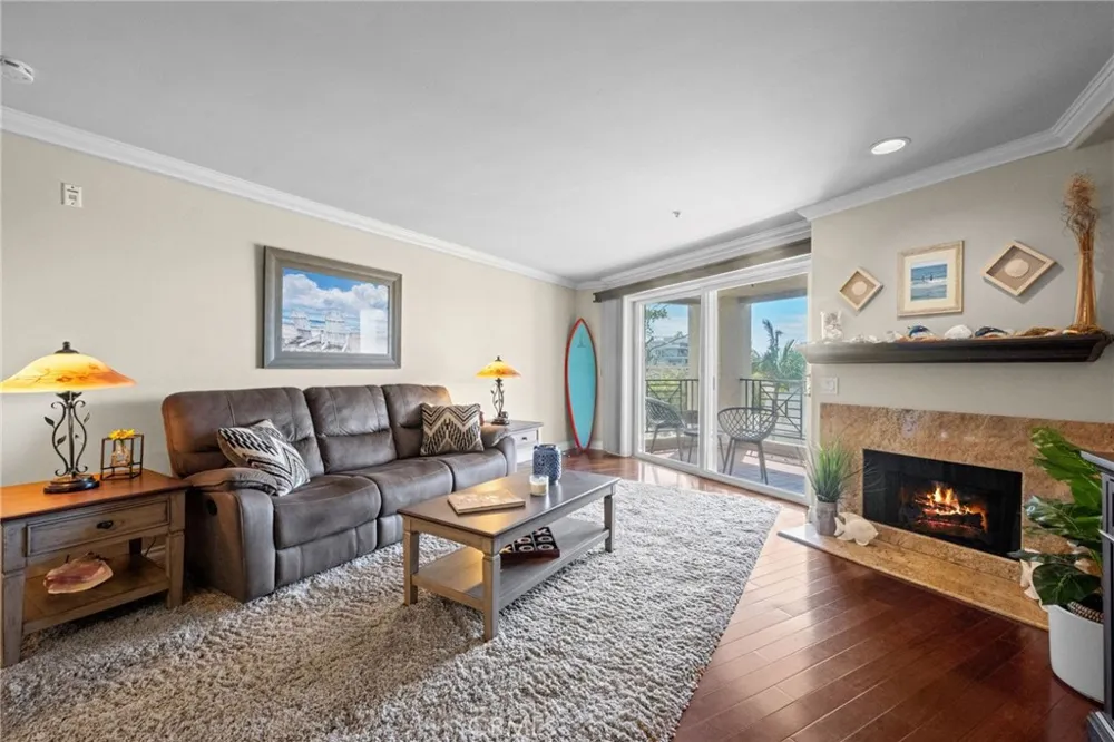 200 Pacific Coast #M-9 Huntington Beach, CA 92648