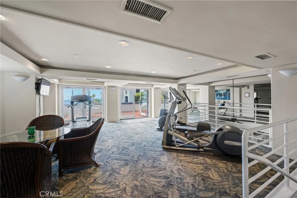 200 Pacific Coast #M-9 Huntington Beach, CA 92648