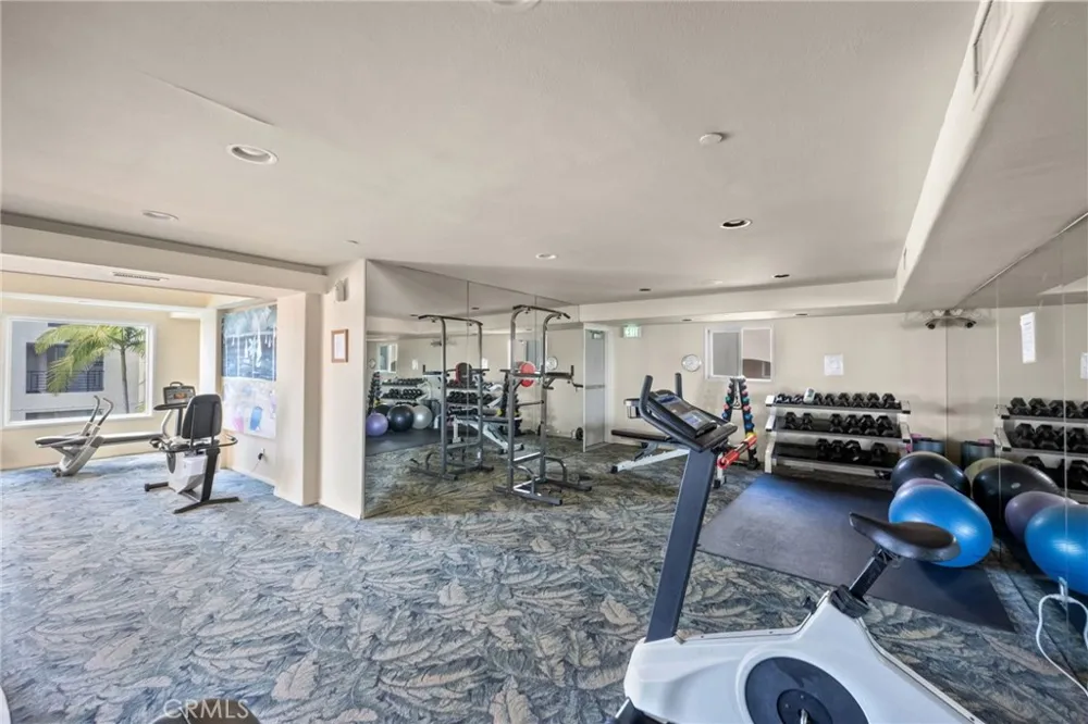 200 Pacific Coast #M-9 Huntington Beach, CA 92648
