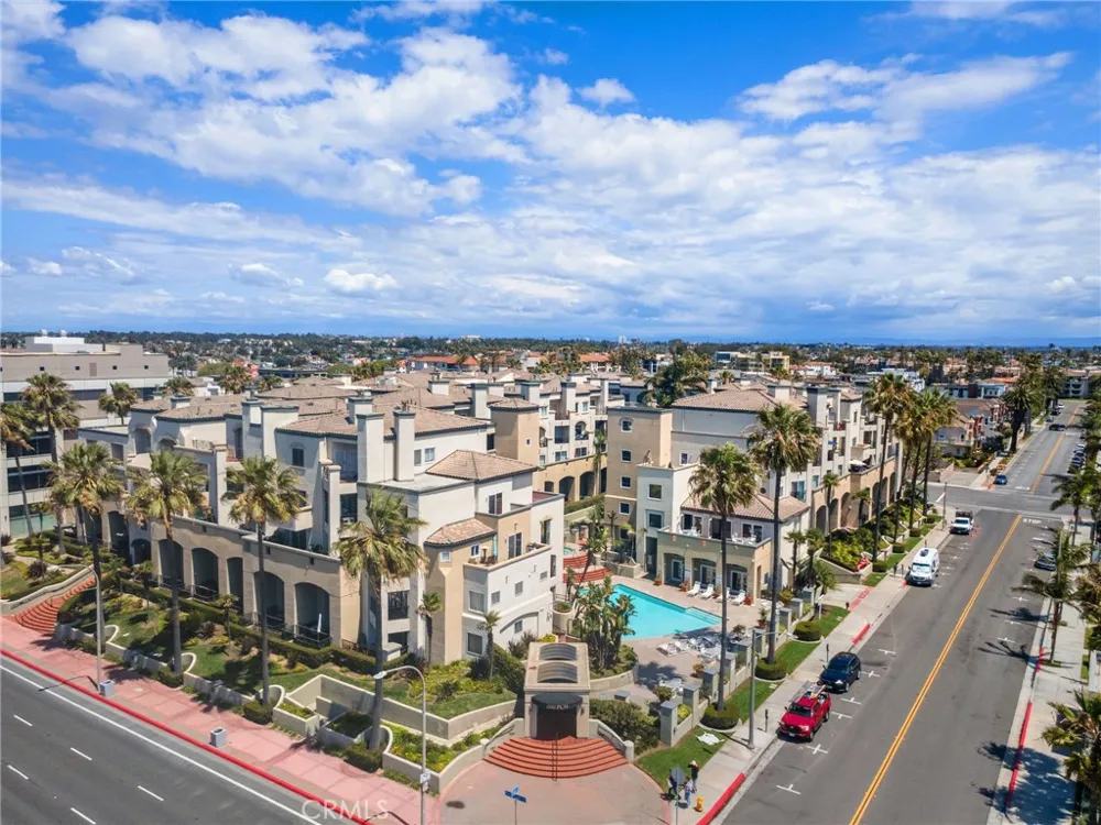 200 Pacific Coast #M-9 Huntington Beach, CA 92648