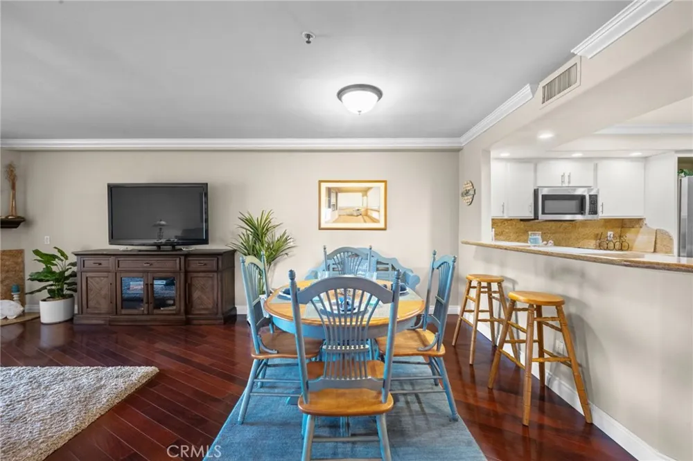 200 Pacific Coast #M-9 Huntington Beach, CA 92648
