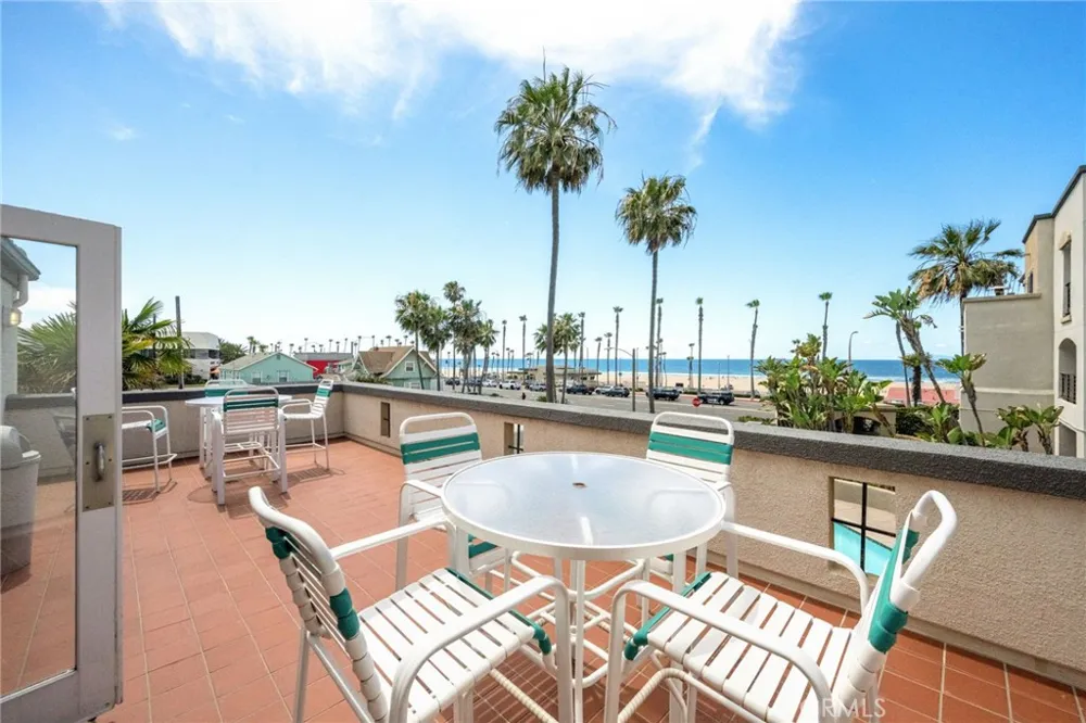 200 Pacific Coast #M-9 Huntington Beach, CA 92648