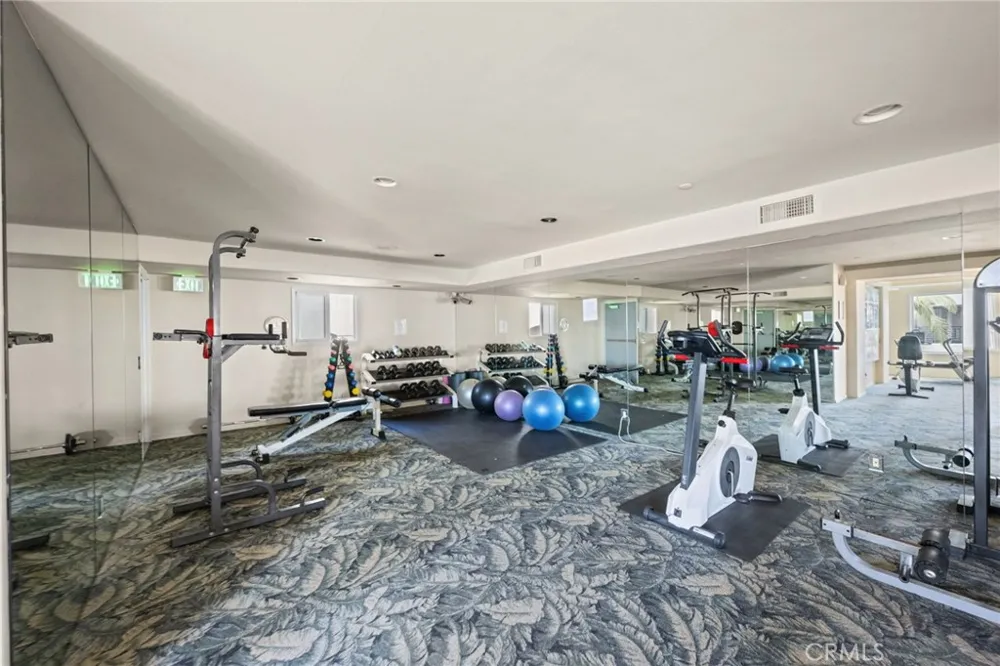200 Pacific Coast #M-9 Huntington Beach, CA 92648