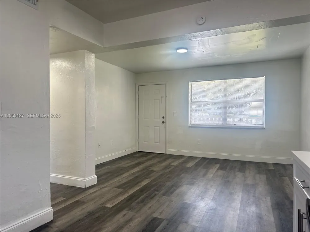 1545 NW 8th Ave #105 Miami, FL 33136