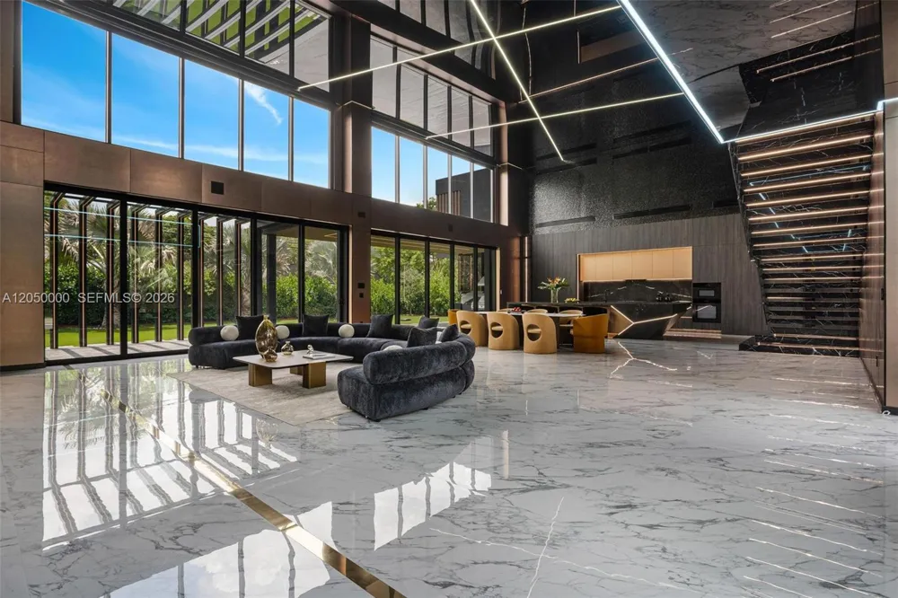 13500 SW 69th Ave Pinecrest, FL 33156