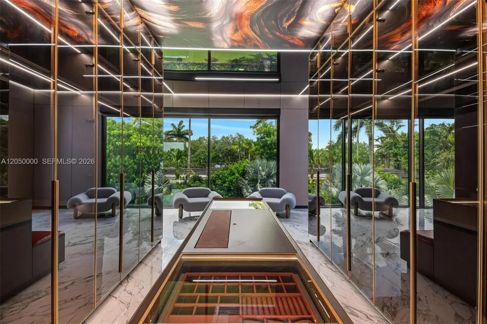 13500 SW 69th Ave Pinecrest, FL 33156