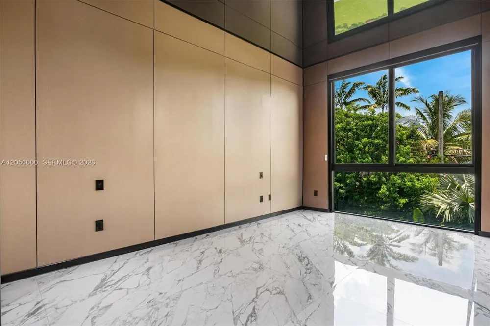 13500 SW 69th Ave Pinecrest, FL 33156