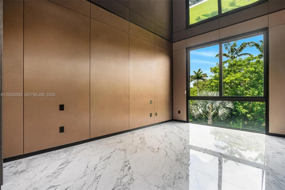 13500 SW 69th Ave Pinecrest, FL 33156