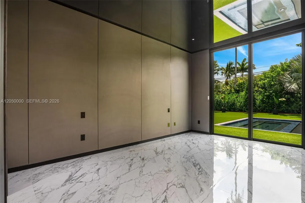13500 SW 69th Ave Pinecrest, FL 33156