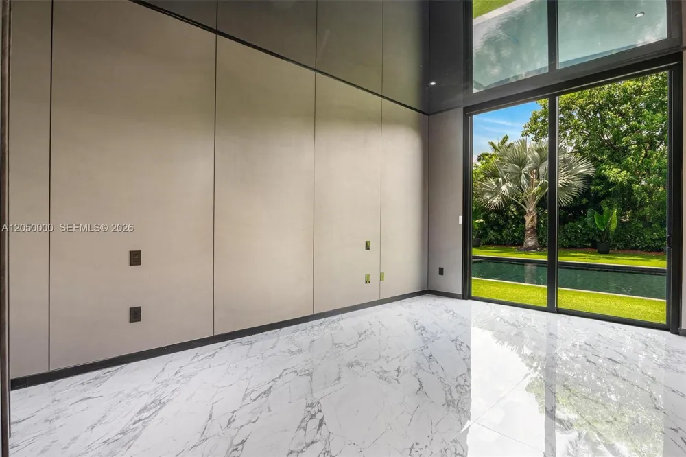 13500 SW 69th Ave Pinecrest, FL 33156