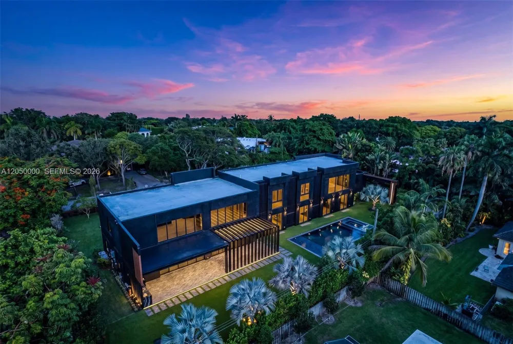 13500 SW 69th Ave Pinecrest, FL 33156
