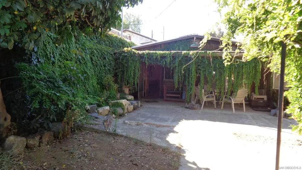 29010 Lilac Rd. Valley Center, CA 92082