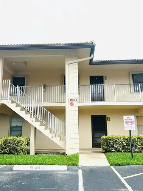 5550 Lakeside Drive #203