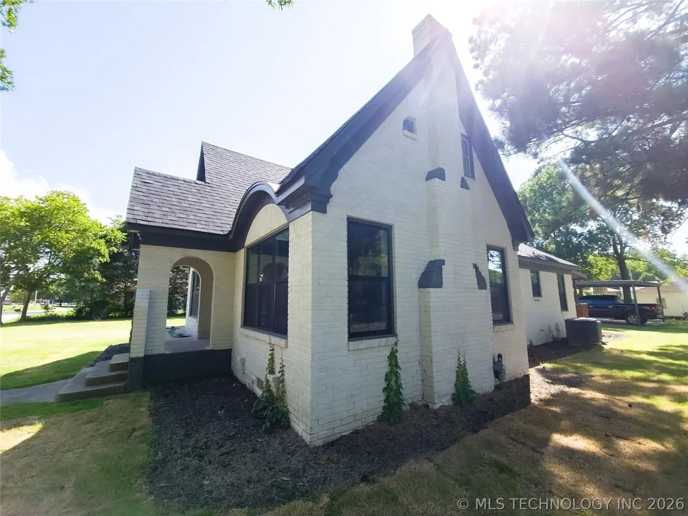 223 10th Durant, OK 74701