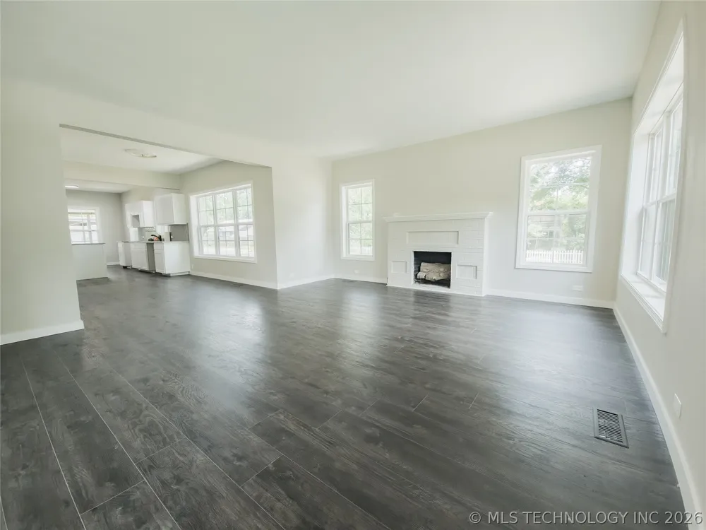 223 10th Durant, OK 74701