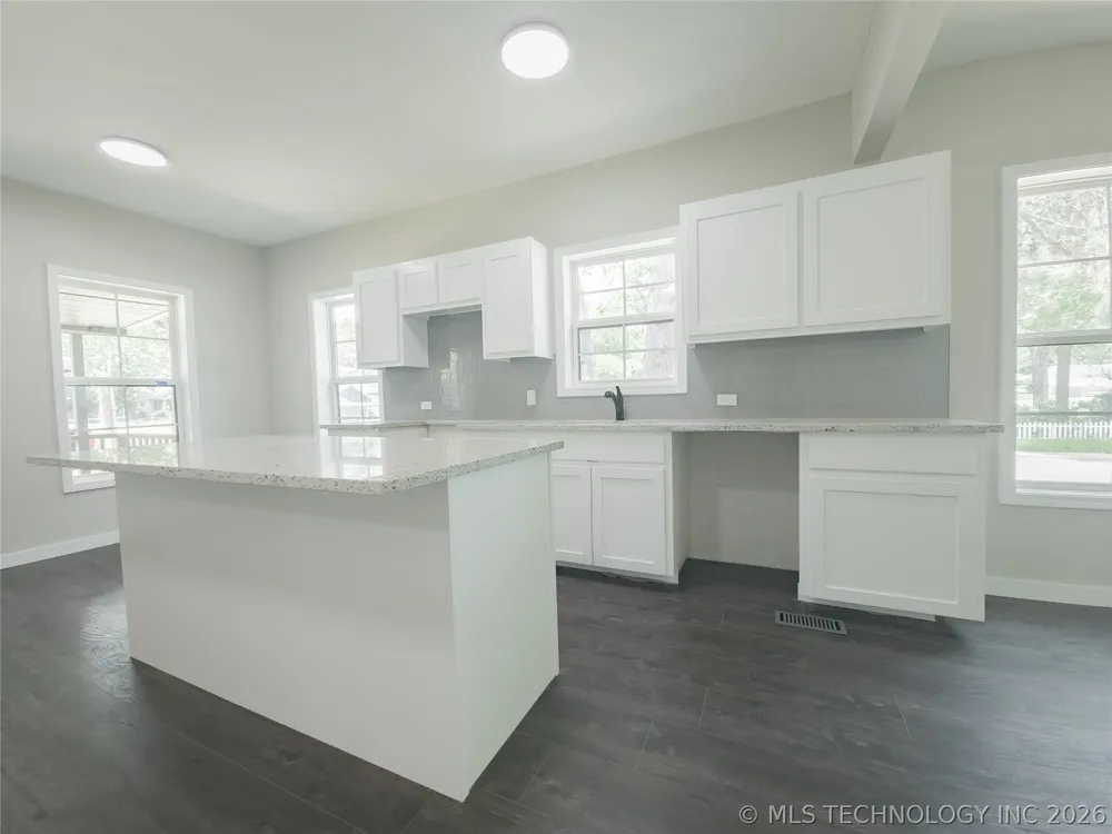 223 10th Durant, OK 74701