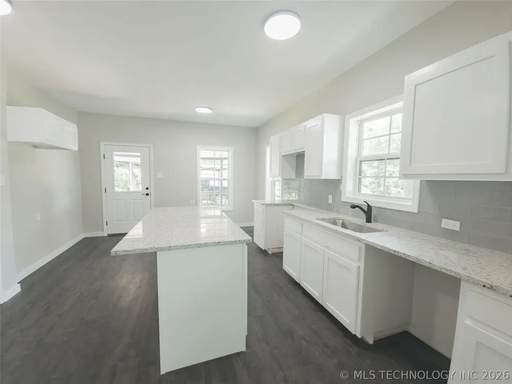 223 10th Durant, OK 74701
