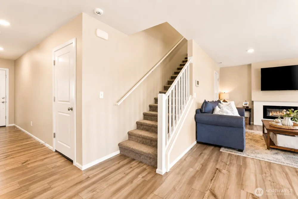 15115 Iverson Loop SE Yelm, WA 98597