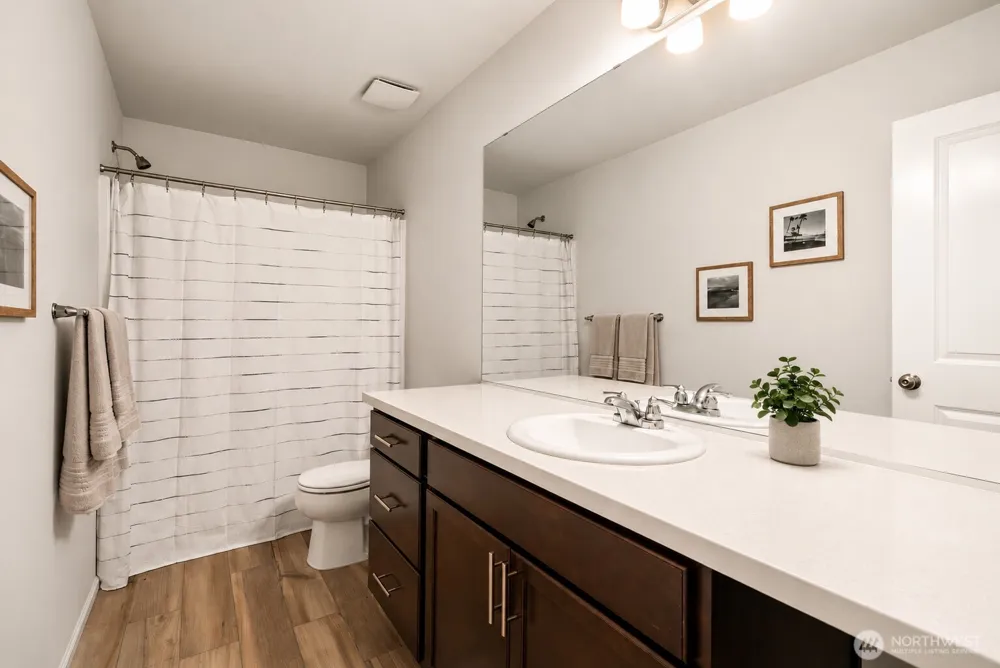 15115 Iverson Loop SE Yelm, WA 98597