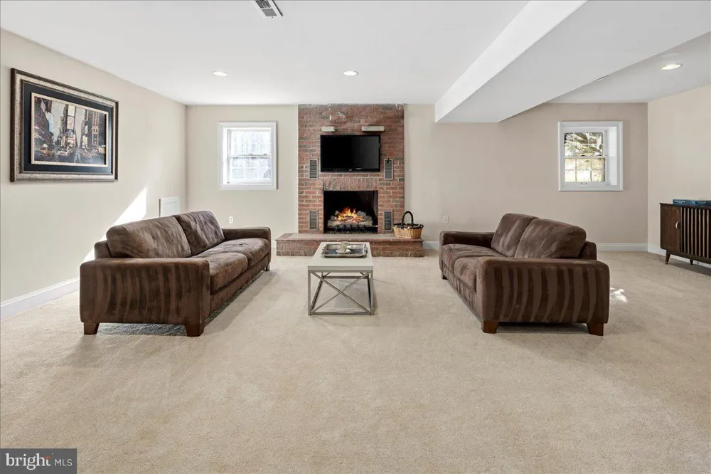 11846 CHAPEL ROAD Clifton, VA 20124