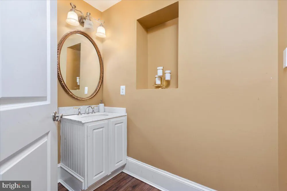 11846 CHAPEL ROAD Clifton, VA 20124