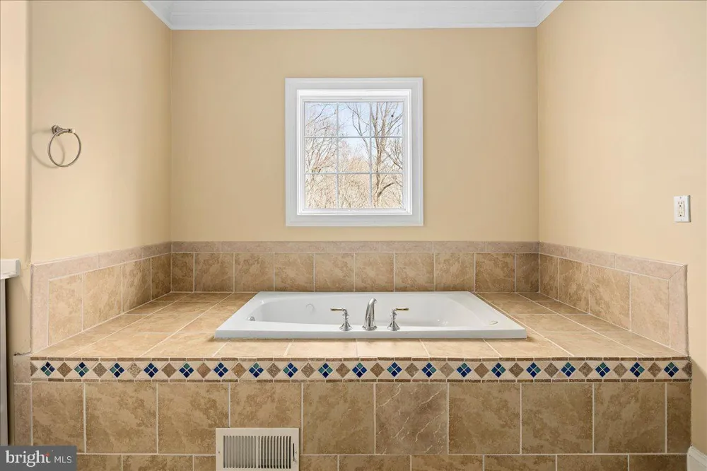 11846 CHAPEL ROAD Clifton, VA 20124
