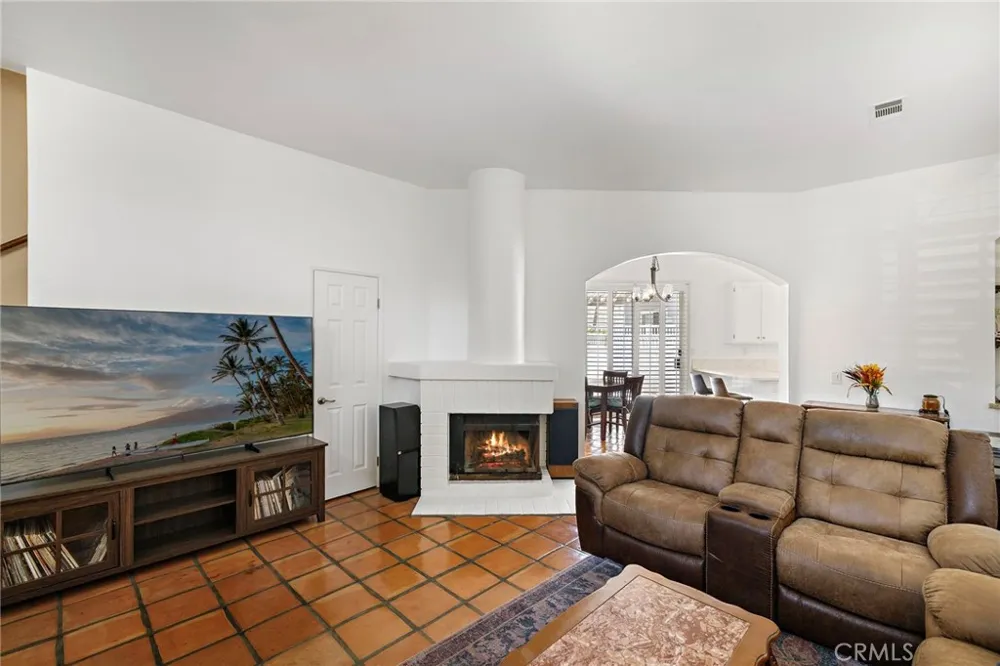 24375 Landover Laguna Hills, CA 92653