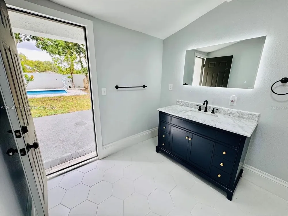 1017 E 19 AVE #0 Tampa, FL 33605