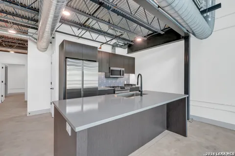 215 Coca Cola Pl Unit 202