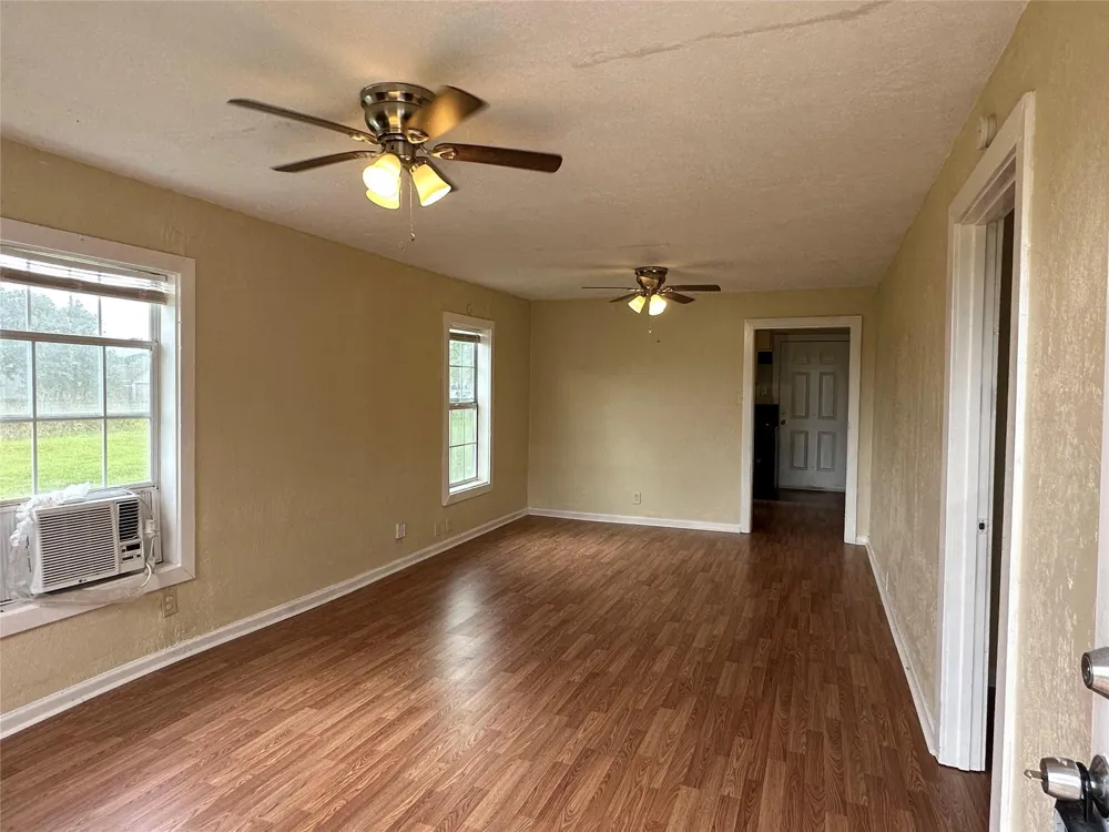 626 W 7th Street Freeport, TX 77541