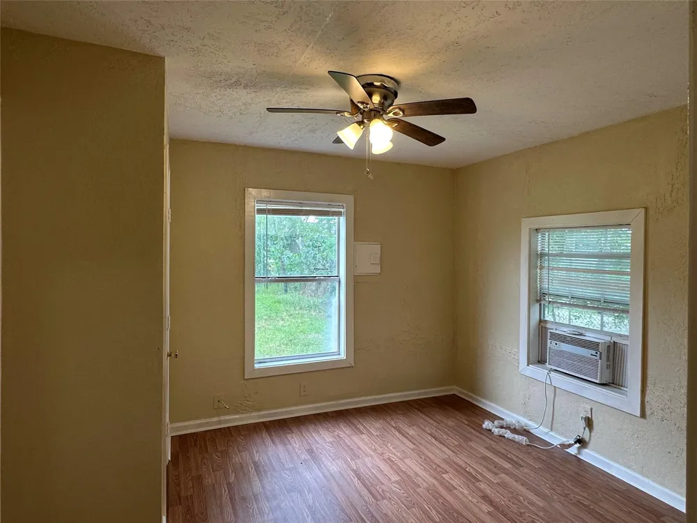 626 W 7th Street Freeport, TX 77541
