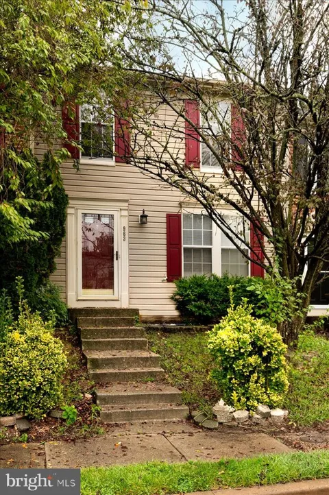 963 CHESTNUT MANOR COURT
